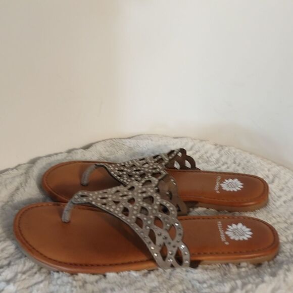 Yellow Box "Capricorn" Woman's Thong Sandals - Picture 2 of 6